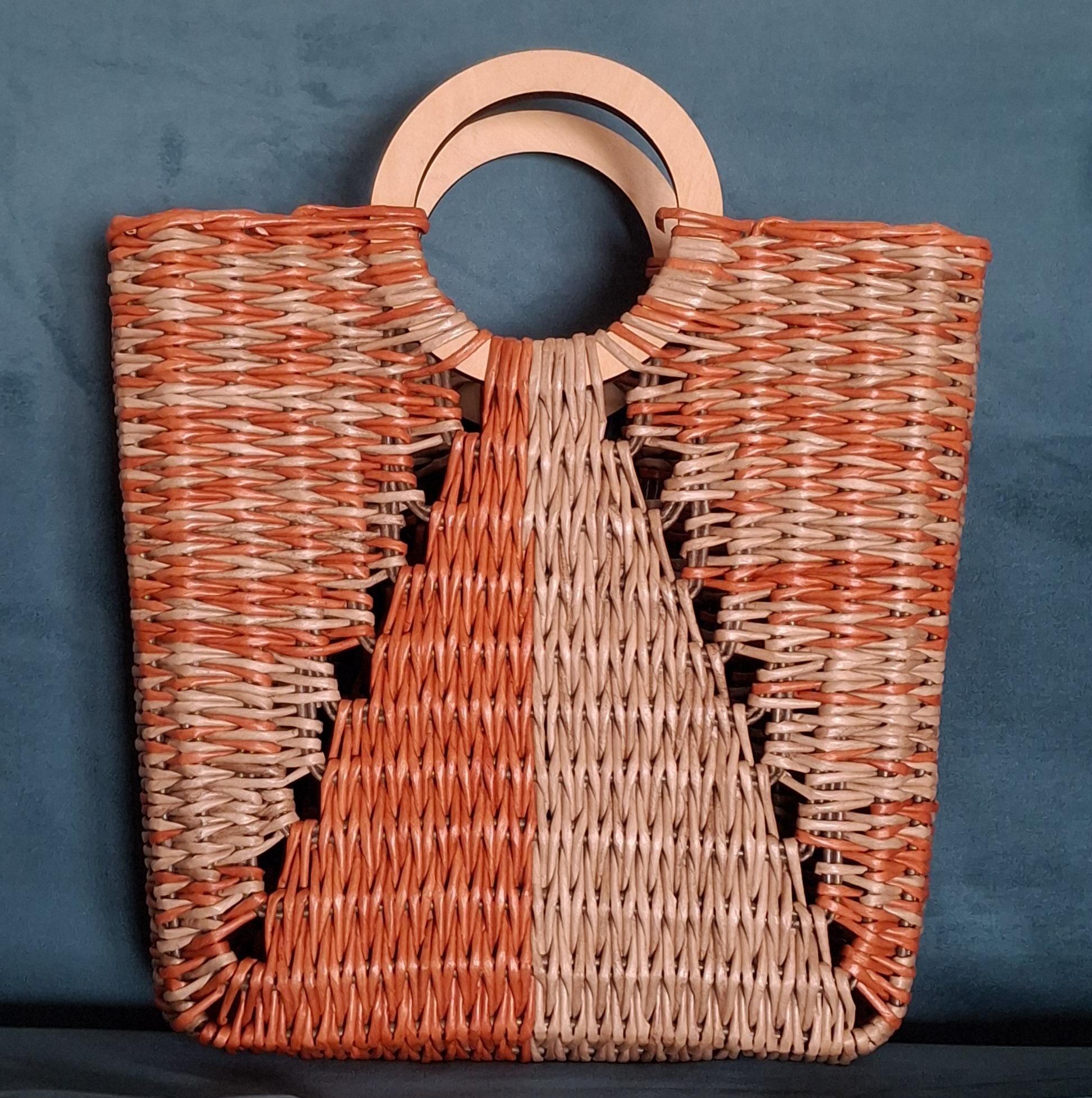 Handwoven Wicker Handbag: Natural Willow Basket Tote