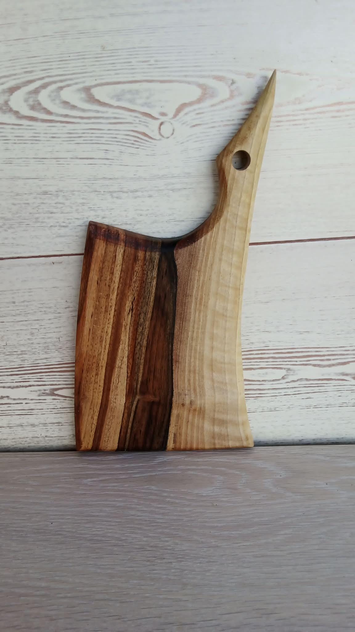 Handmade Chopping Boards: Rustic Wooden Cutting Board — image 10