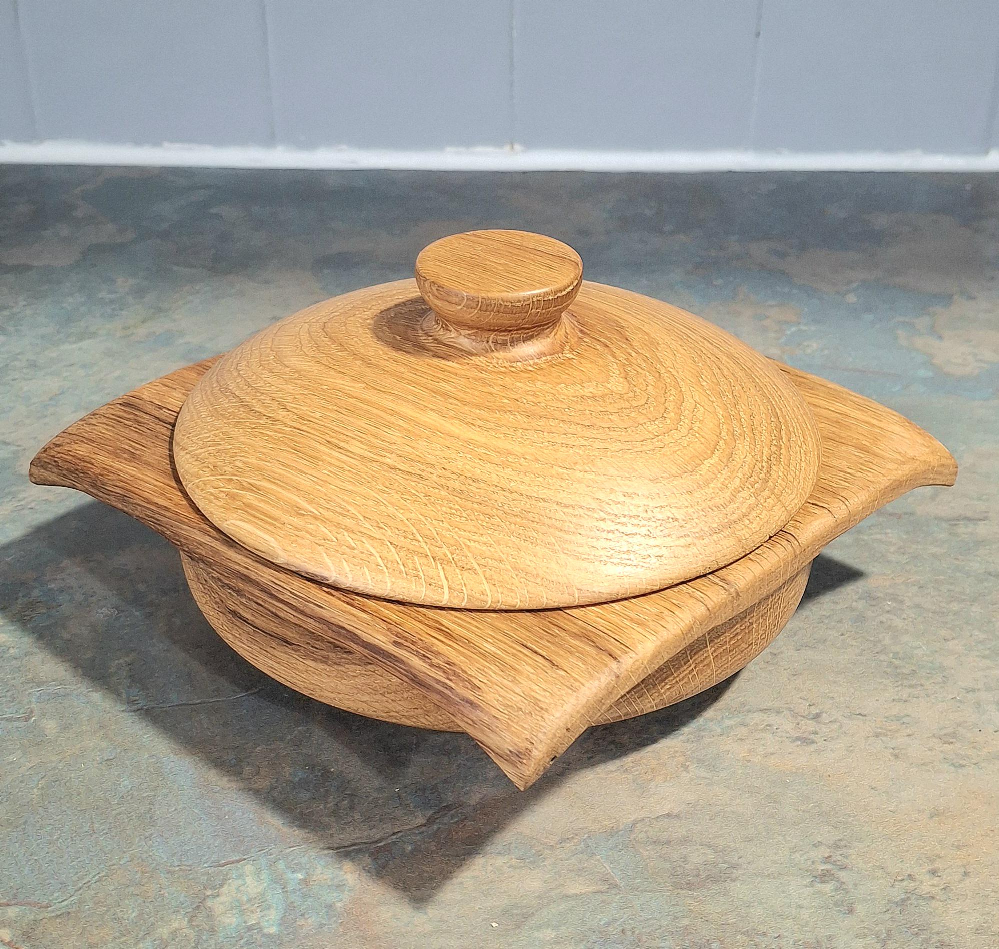 Handcarved Oak Trinket Box with Lid, Wooden Jewelry Box, Container for tea, herbs