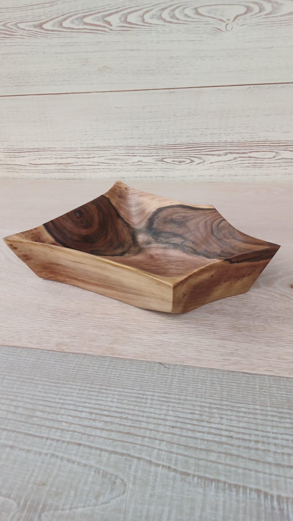 Walnut Wooden Bowl: Rustic Hand Carved Tableware — image 5