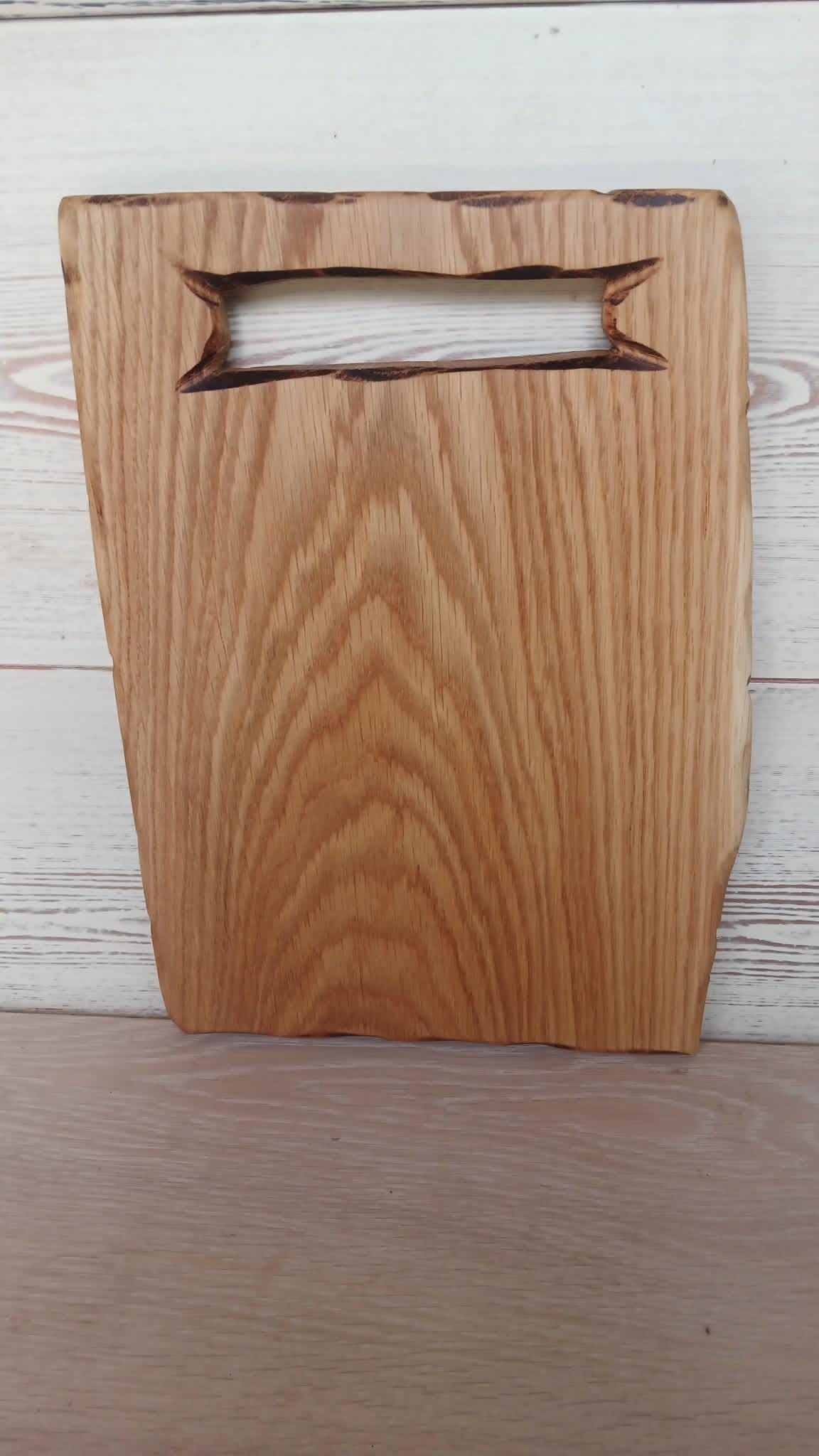 Handmade Oak Chopping Board: Rustic Cheese & Charcuterie Serving Platter — image 9