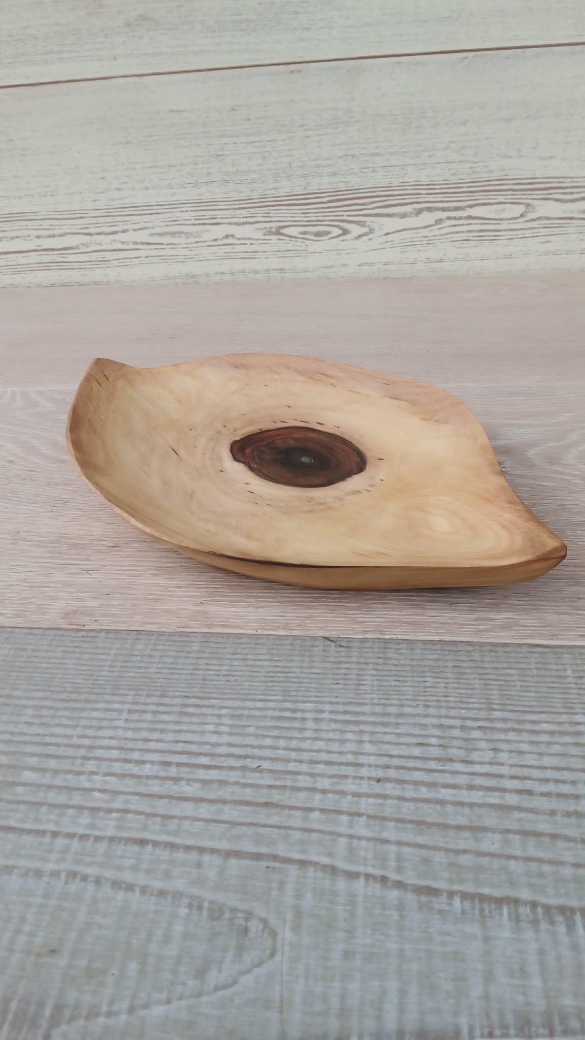 Handmade Walnut Wooden Bowl: Rustic Serving Platter, Fruit & Salad — image 4