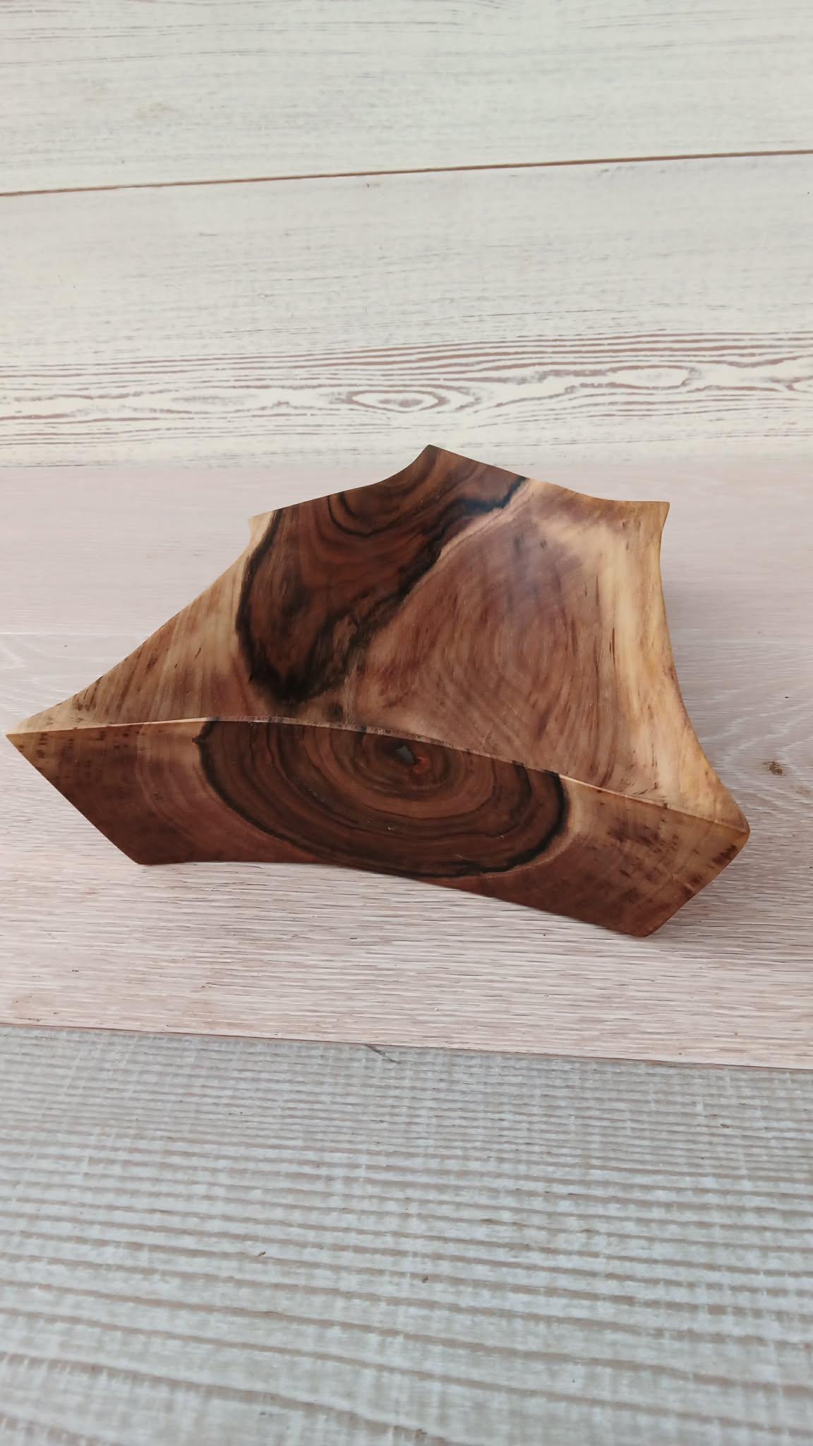 Walnut Wooden Bowl: Rustic Hand Carved Tableware — image 2