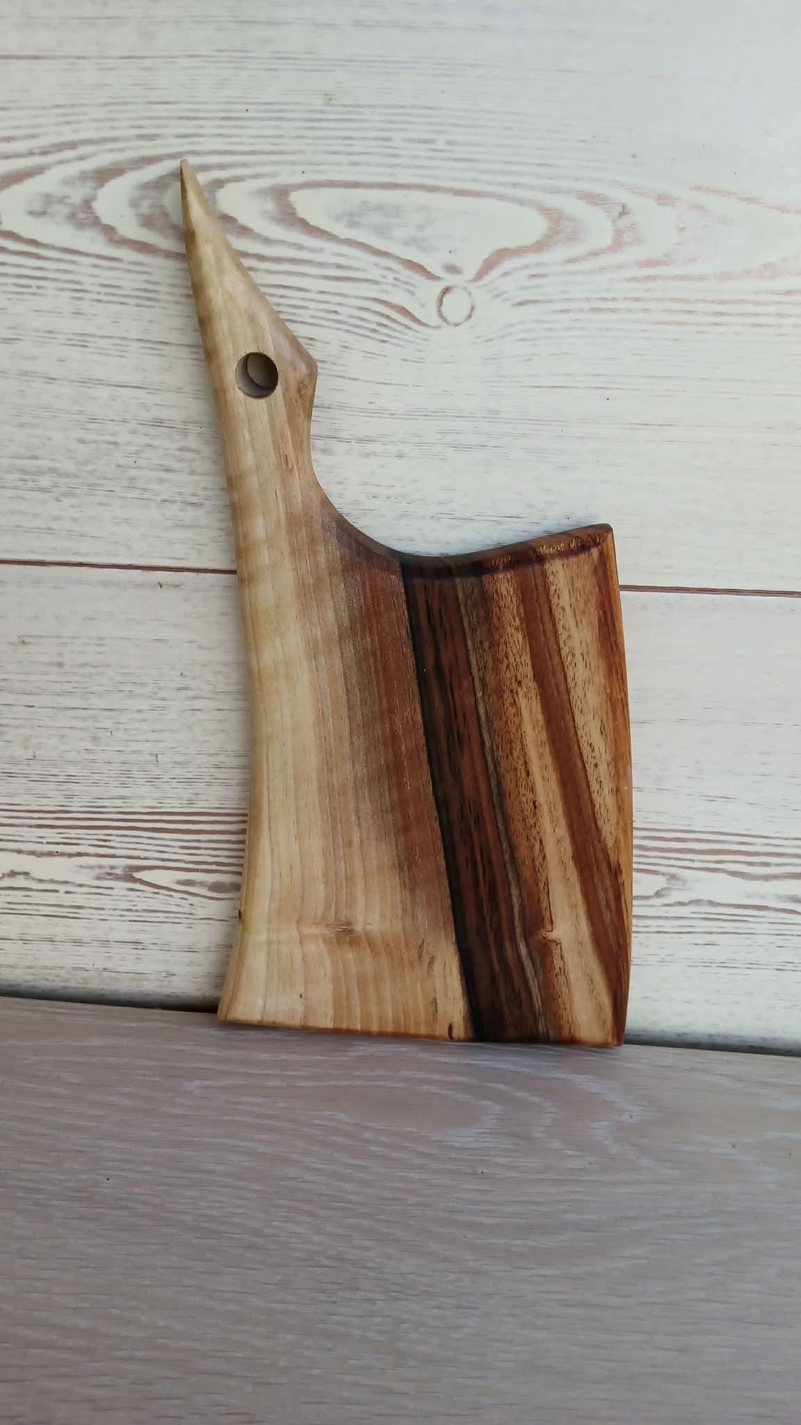 Handmade Chopping Boards: Rustic Wooden Cutting Board — image 9