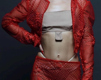 Bolero rojo en encaje