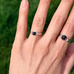 Diffusorring natuurlijke lavasteen, aluminiumdraad, minimale aromatherapie sieraden