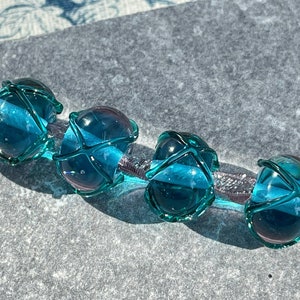 Lampwork Glaspärlor - Ispärlor - Hantverksmässiga glaspärlor av Emma Ralph, EJR Beads SRA Storbritannien. Tillverkade på beställning. bild 2