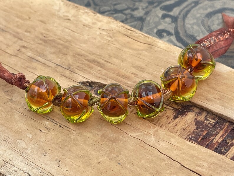 Lampwork Glaspärlor - Ispärlor - Hantverksmässiga glaspärlor av Emma Ralph, EJR Beads SRA Storbritannien. Tillverkade på beställning. bild 7