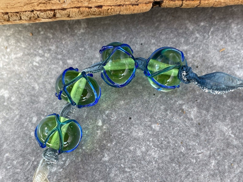 Lampwork Glaspärlor - Ispärlor - Hantverksmässiga glaspärlor av Emma Ralph, EJR Beads SRA Storbritannien. Tillverkade på beställning. bild 5