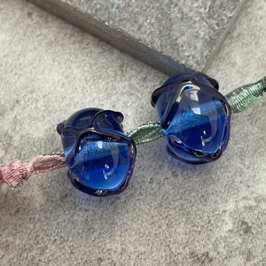 Lampwork Glaspärlor - Ispärlor - Hantverksmässiga glaspärlor av Emma Ralph, EJR Beads SRA Storbritannien. Tillverkade på beställning. bild 4