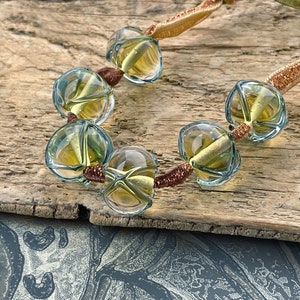 Lampwork Glaspärlor - Ispärlor - Hantverksmässiga glaspärlor av Emma Ralph, EJR Beads SRA Storbritannien. Tillverkade på beställning. bild 6