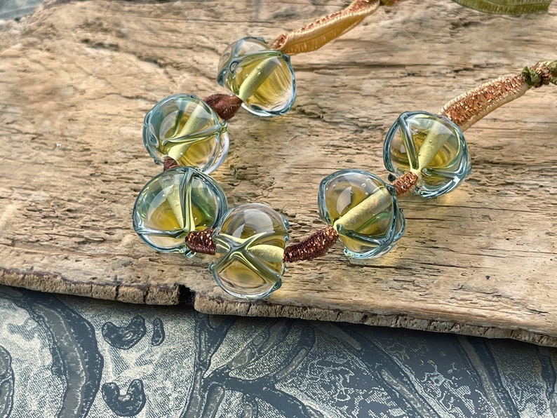 Lampwork Glaspärlor - Ispärlor - Hantverksmässiga glaspärlor av Emma Ralph, EJR Beads SRA Storbritannien. Tillverkade på beställning. bild 6