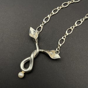 Lily Necklace