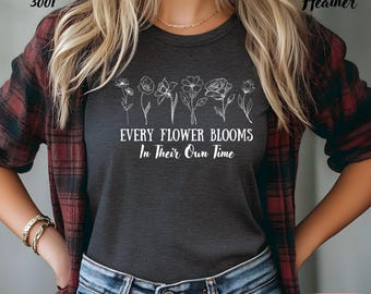 Camiseta Wildflower Cottagecore: Camiseta minimalista floral de Bella Canvas