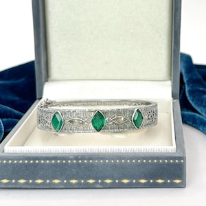Art Deco 1920s Sterling Silver Antique Bangle Bracelet with Emerald Green Glass