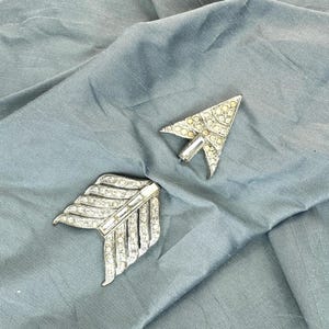 vintage 1930s art deco silver arrow rhinestone brooch | vintage large statement brooch jewelry