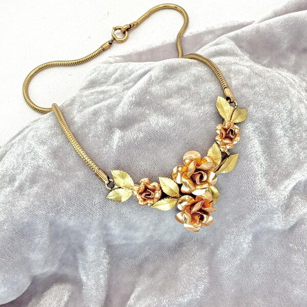 Vintage 1950s Rose Flower Floral Necklace in Rose Gold, Yellow Gold, and Green Gold