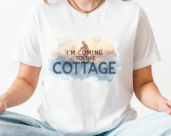「コテージへ行こう」シャツ | ホッケーロマンス BookTok Tシャツ | 心地よいスポーツロマンス リーダーシャツ | IYKYK ブックイッシュトップ