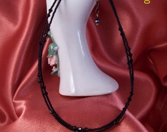 Jet Bead With Banded Agate Club Pendant Necklace