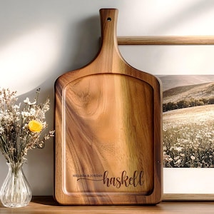 Personalized Charcuterie Board,Engraved Serving Board,Custom Cheese Board,Wlanut Board with Handle,Housewarming Gift,Wedding Gift