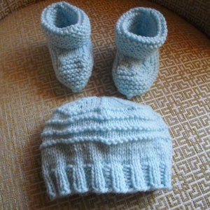 Baby Set Hat and Booties - Hand knitted Baby Set - Size 3 to 6 Month