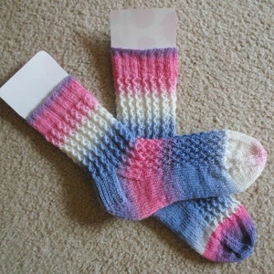 Magic Socks - Chaussettes tricotées à la main - Couleurs mélangées Rose, Blanc et Bleu-Violet - Taille 9 US Women