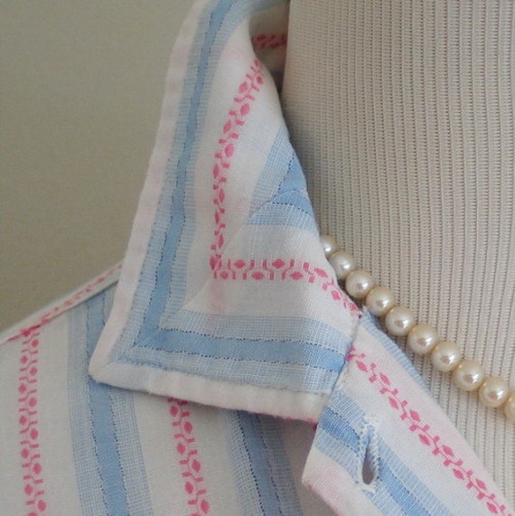 Vintage 1960s Fresh Pink and Blue on White Woven … - image 1