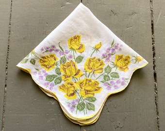 Vintage 1950s Yellow Roses Print Hanky Handkerchief with Scalloped Hem VFG