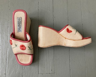 Vintage 1990s Woven Straw Wedge Heels Mules Shoes with Poppy Flowers 7.5
