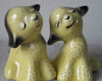 Marys Little Lambs 1940s Vintage Kitchenware Housewares Salt Pepper