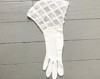 Single Vintage 1920s Creamy White Gauntlet Glove with Lattice Mesh Hem VFG