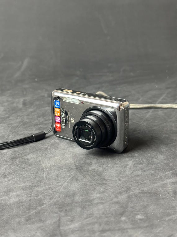 Pentax Optio S1: 14MP Ultra Slim Digital Camera Full Kit