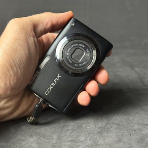Nintendo Coolpix S3000 - Kompakte 12MP digitale Point-and-Shoot-Kamera, 4x Zoom, Retro Style