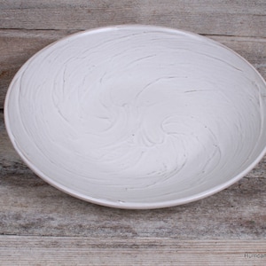 Winter White Serving Bowl. Table Display Bowl. Hand Thrown Ceramic Pottery Dish. Home Decor imagem 7