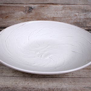 Winter White Serving Bowl. Table Display Bowl. Hand Thrown Ceramic Pottery Dish. Home Decor imagem 4