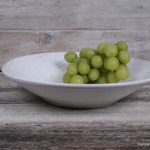 Winter White Serving Bowl. Table Display Bowl. Hand Thrown Ceramic Pottery Dish. Home Decor imagem 9