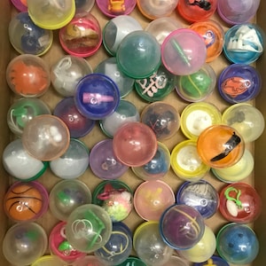 70 capsules voor automaat GEASSORTEERD speelgoed uit de jaren 80 en 90 2 inch capsule Stanley Cup jongens meisjes MIX