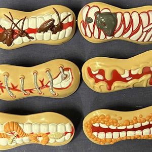 6 MONSTER TEETH novelty 1990s vintage 6 different vending claw machine prizes Props Costume