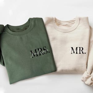 Custom Mr & Mrs Sweatshirt, Last Name Sweatshirt, Couples Honeymoon Sweatshirts, Personalized Wifey And Hubby Sweatshirt, Engagement Outfit