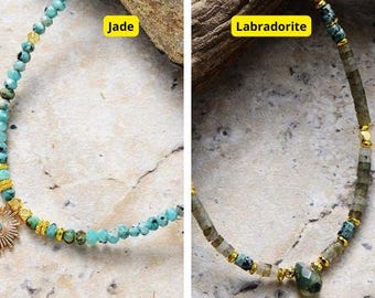 Jade Perlen Halskette mit Sunburst Anhänger, Boho Chic Edelstein Schmuck, Türkis & Gold Akzente, spirituelles Geschenk für Frauen