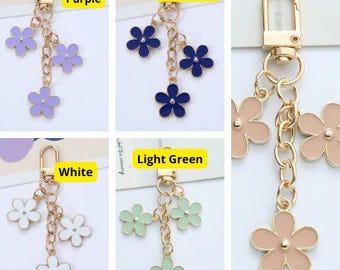 Purple Flower Keychain, Floral Bag Charm for Women, Gold Chain Keyring, Cute and Stylish Purple Pendant Gift, Unique Accessory