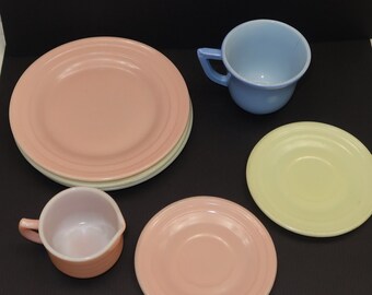 Little Hostess 8 Piece  Moderntone Platonite Childrens tea set by Hazel Atlas