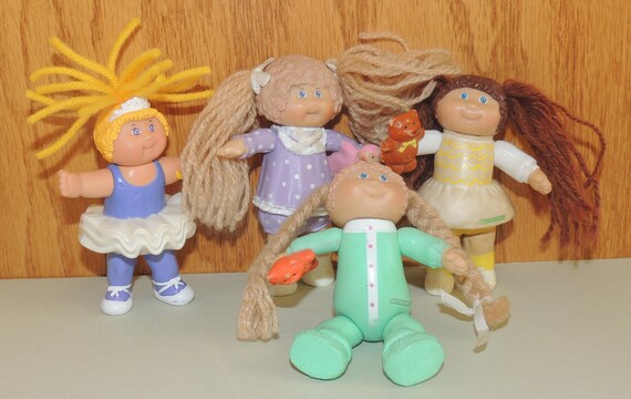 plastic cabbage patch dolls