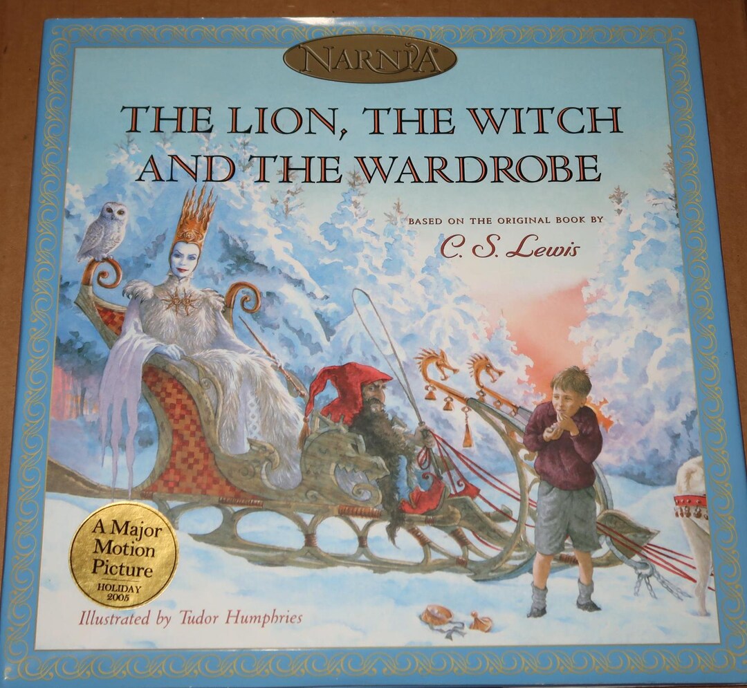 The Lion, the Witch and the Wardrobe C.S. Lewis Illustrated
