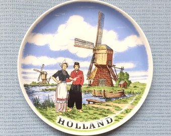 Vintage collectable plate, hand - decorated plate , Dutch couple, windmill, wall art, vintage ceramic plate, ceramic plate art, wall plate