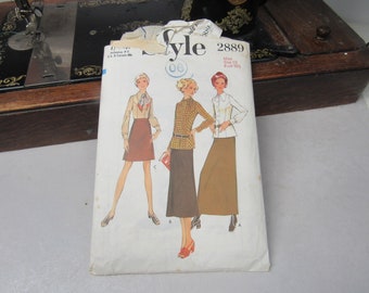 Original 1970's Vintage Style Pattern 2889 Ladies Skirt and Blouse Pattern