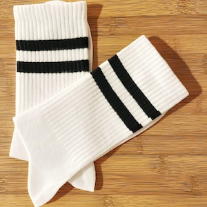 unique design,funny and personalized socks,white gift sock,patterned socks,adult-themed socks,retro style ,artistic design and graphic socks