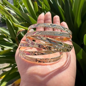 18K Yellow Gold Diamond Cut 7 Day Bangle
