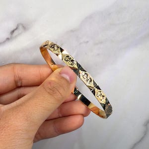 18K DC Yellow Gold Bangle