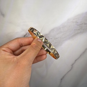 18K DC Yellow Gold Bangle